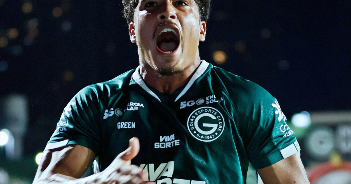 Goiás contrata artilheiro do Gama, mas transfer ban trava inscrição do atacante