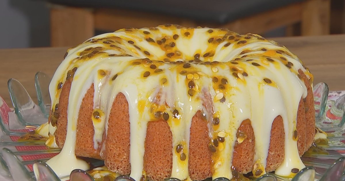 Bolo de maracujá com calda e brigadeiro branco é ensinado no Nosso Campo