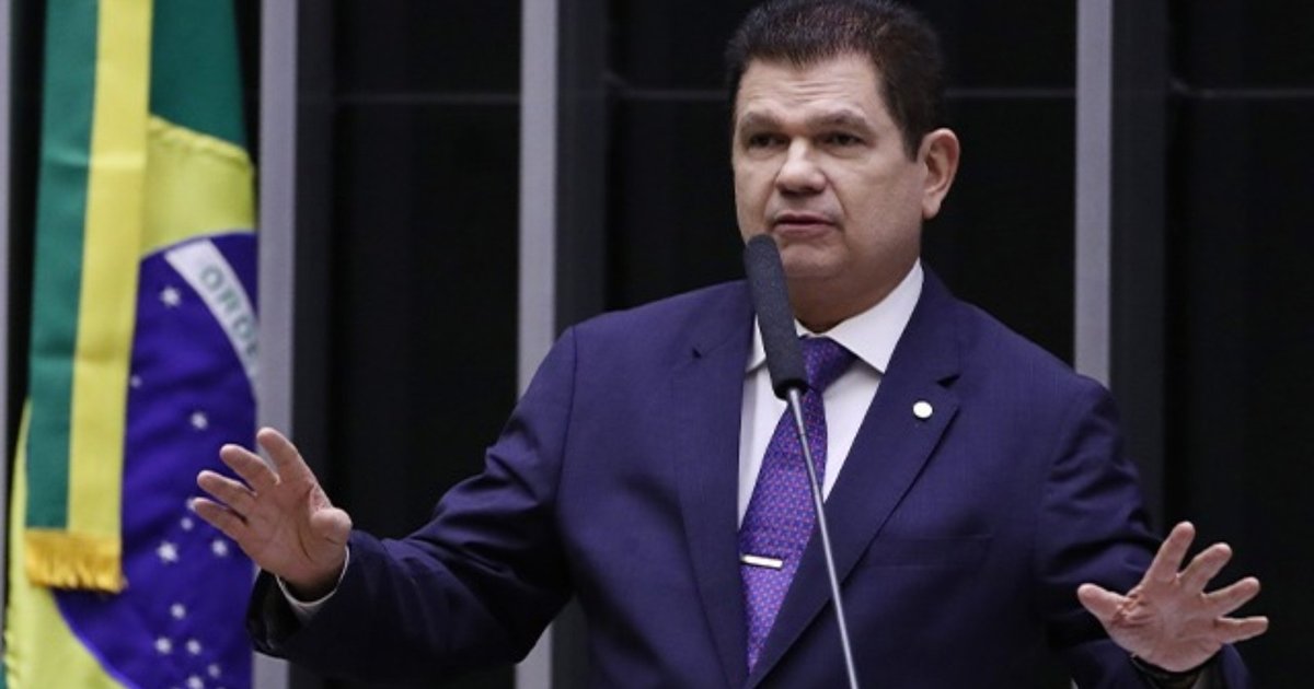 Lula pede desligamento de vice-líder na Câmara