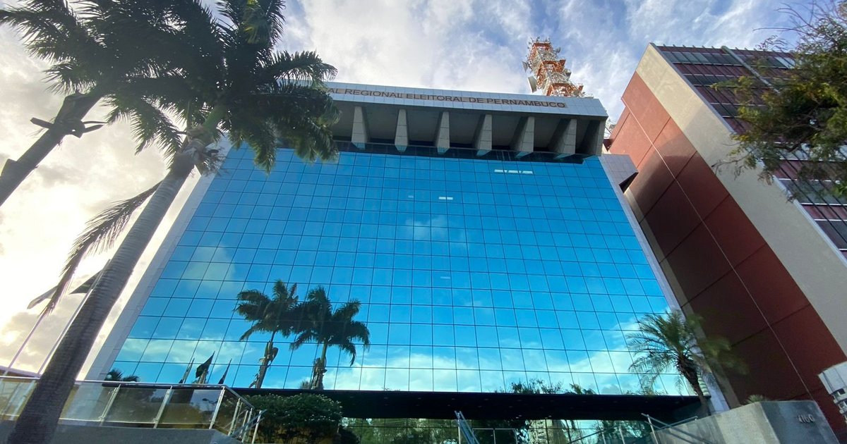TRE determina remoção de post com imagem falsa de Raquel Lyra e Flávio Bolsonaro