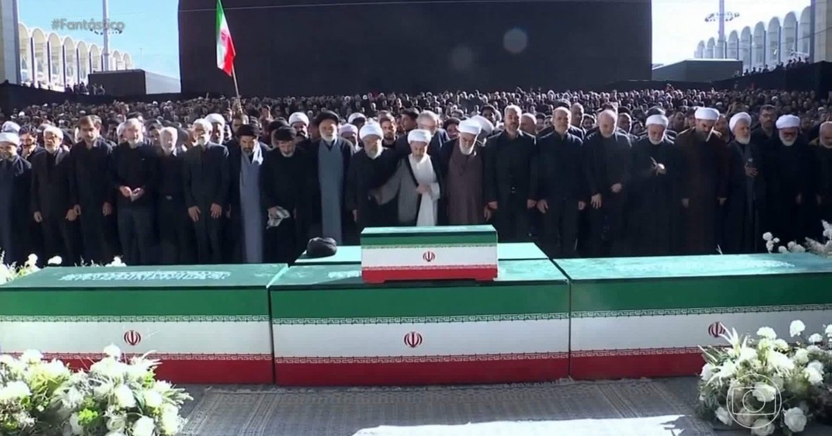 Funeral de Khomeini reúne multidão no Irã; confusão com Khamenei gera desinformação