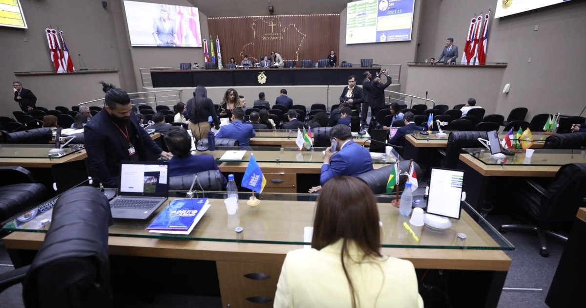 21 dos 24 deputados do Amazonas buscam reeleição em 2026