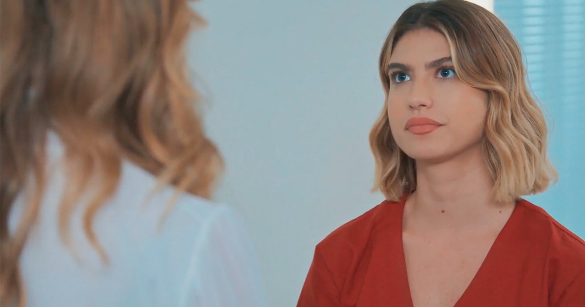 Leandra impõe condição a Vanessa para assumir cargo no hospital em Por Você