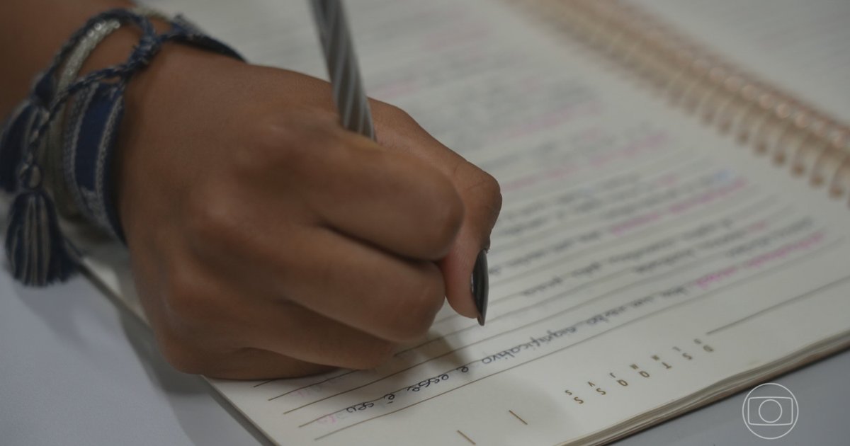 Estudantes brasileiros seguem abaixo da média da OCDE no PISA, mostram novos dados