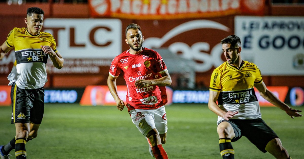 Criciúma vence Vila Nova e abre vantagem na liderança da Série B