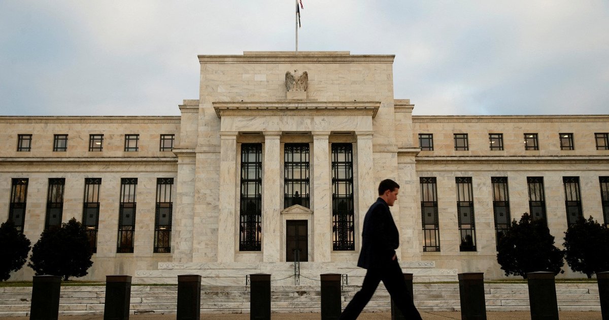 Selic cai para 13,75% e Fed sobe juros nos EUA; veja impacto no crédito