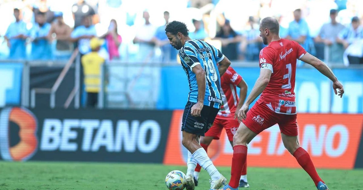Diego Caito marca na estreia pelo Grêmio após saída do Goiás