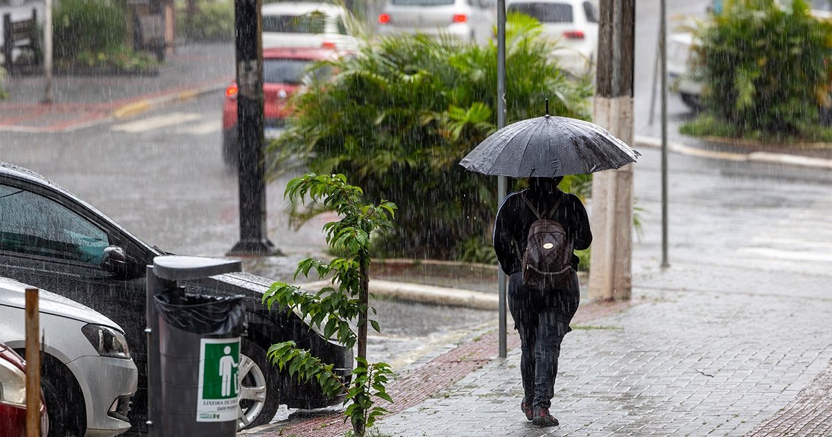 Santa Catarina sob alerta de temporais após fim de semana de calor intenso