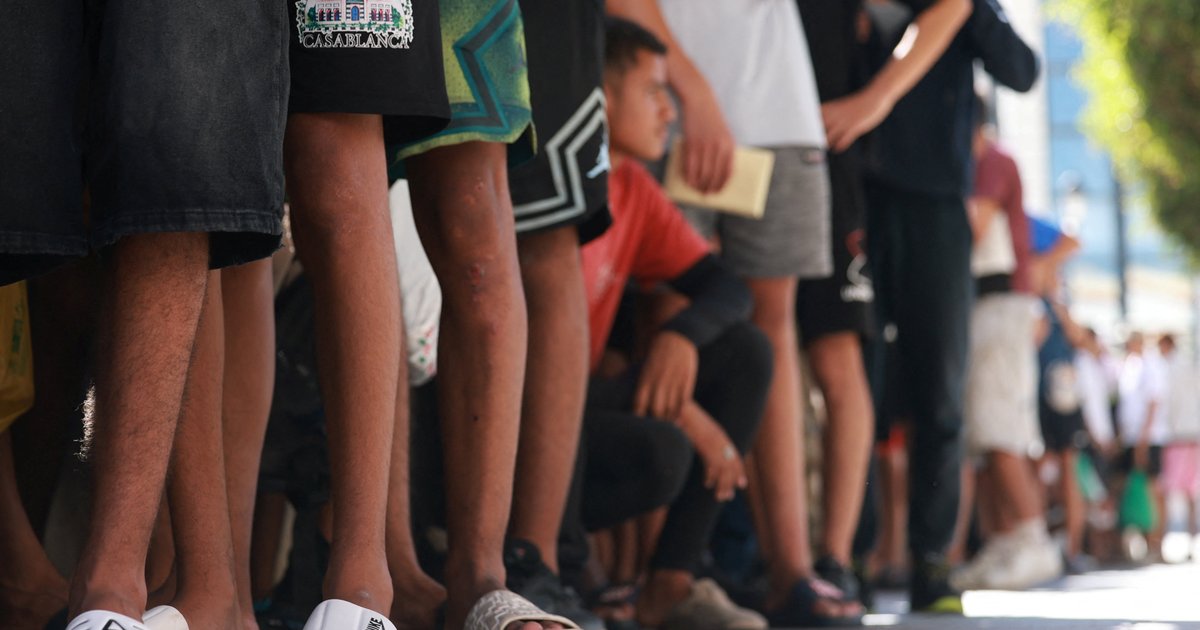 Espanha vai transferir 1.342 menores imigrantes de Ceuta para o continente