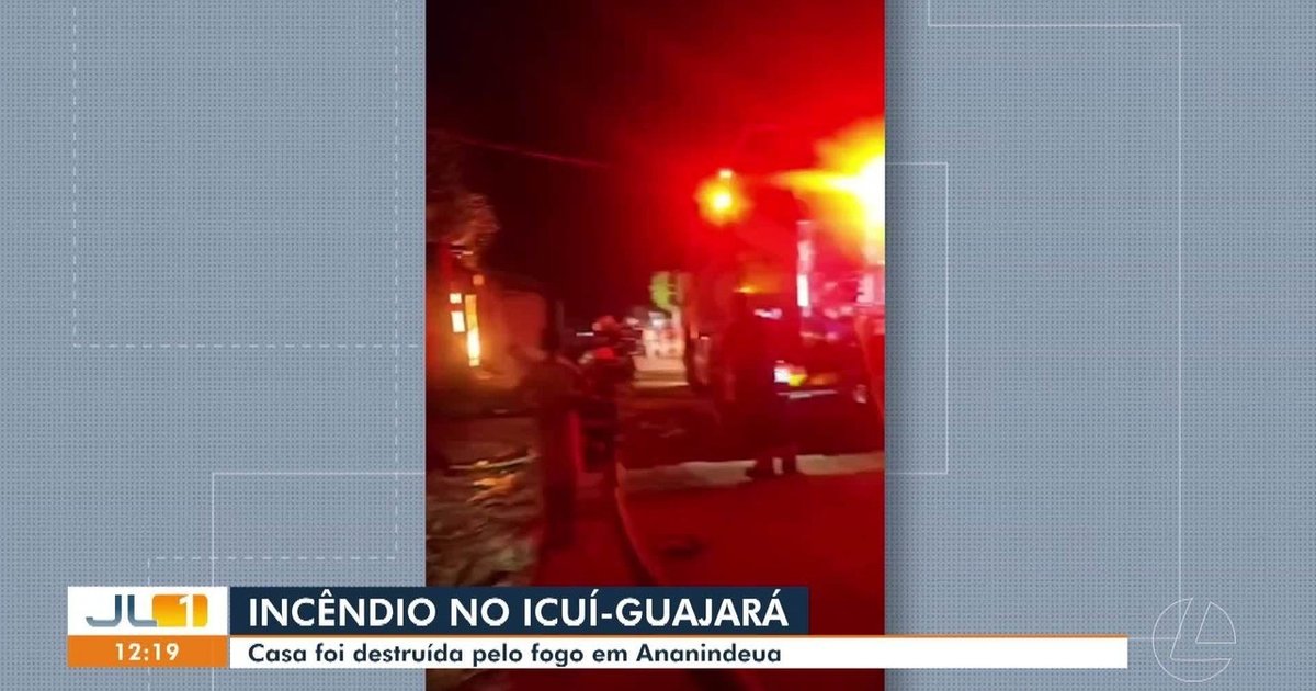 Incêndio destrói casa no bairro Icuí-Guajará, em Ananindeua