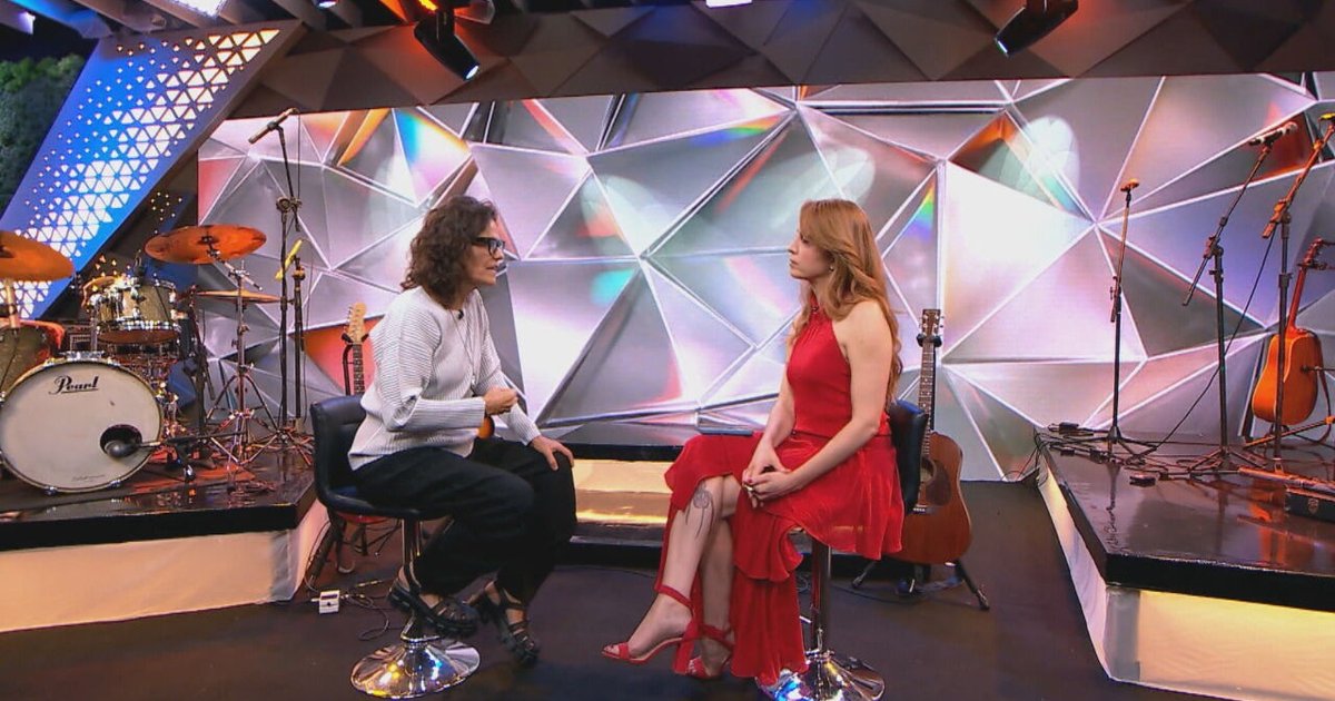 Zélia Duncan celebra 45 anos de carreira no Fantástico