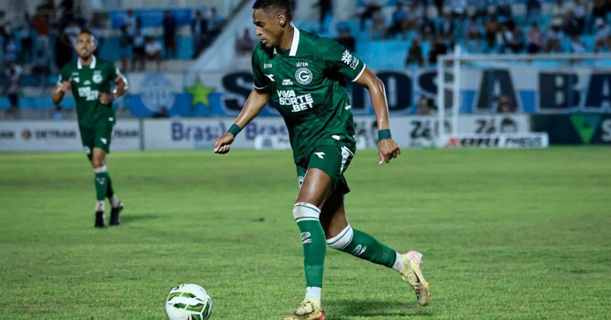 Goiás busca atacante para Série A