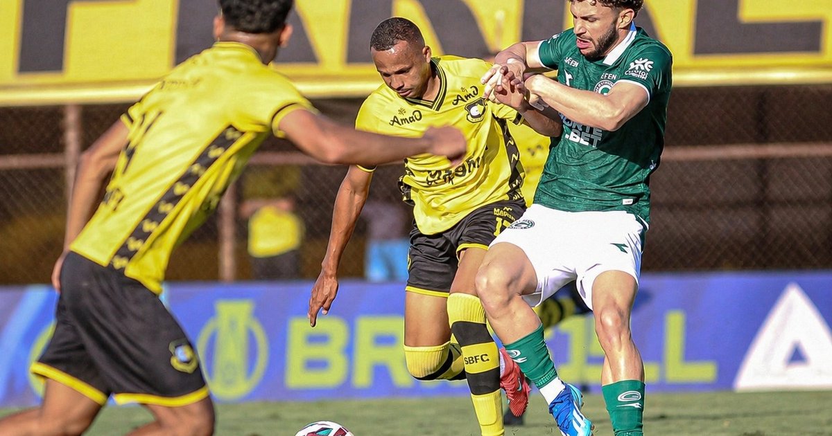 Mozart culpa primeiros minutos por derrota do Goiás no campeonato