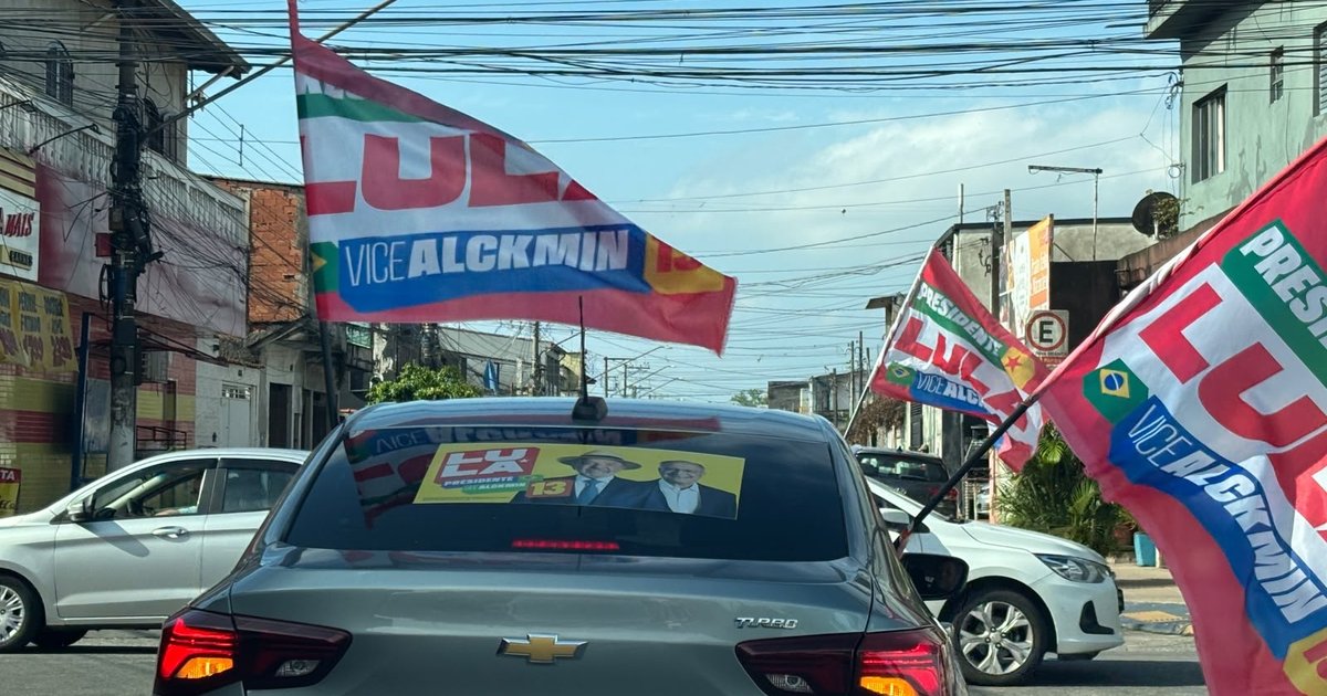 Carreata de apoio a Lula reúne manifestantes em Suzano