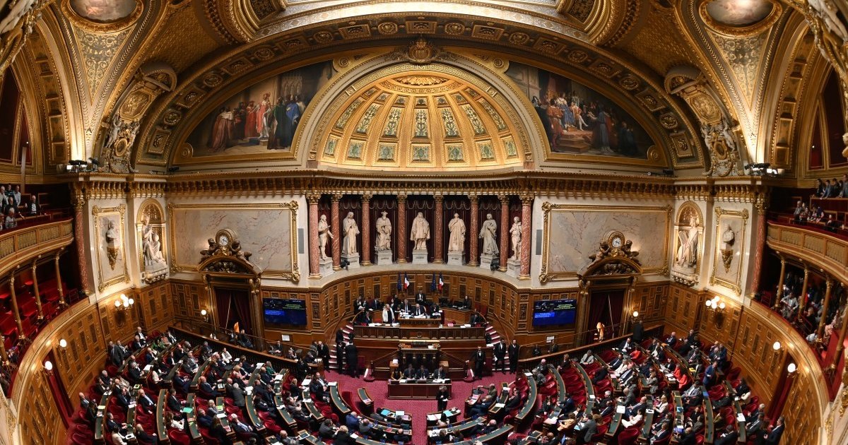 Extrema direita quadruplica cadeiras no Senado francês e atinge recorde histórico