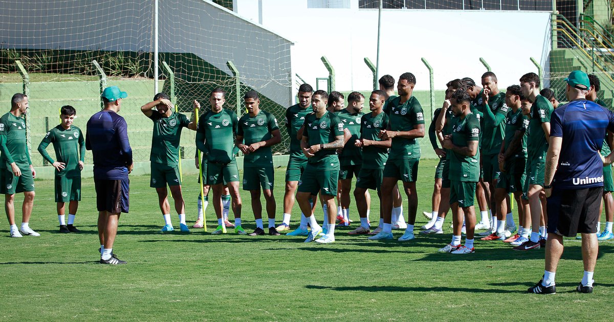 Goiás perde clássico para Atlético-GO e vê acesso à Série A ficar distante