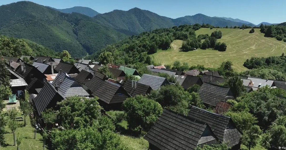 Vlkolínec, na Eslováquia, avalia abrir mão de título da UNESCO