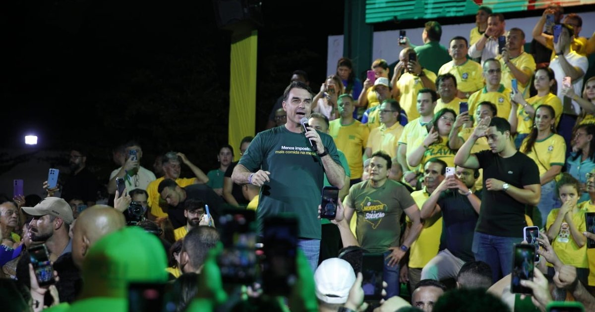 Flávio Bolsonaro acusa governo de usar PF para perseguir oposição e interferir em eleições