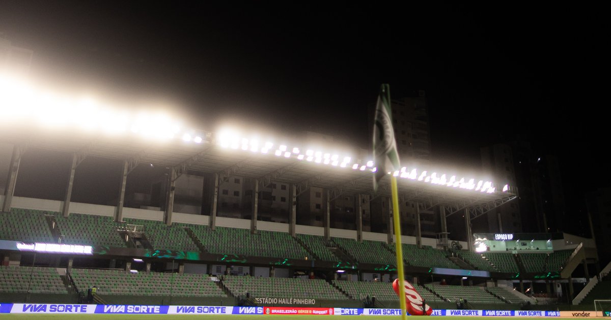Goiás recebe Náutico na Serrinha buscando vaga nos playoffs da Série B