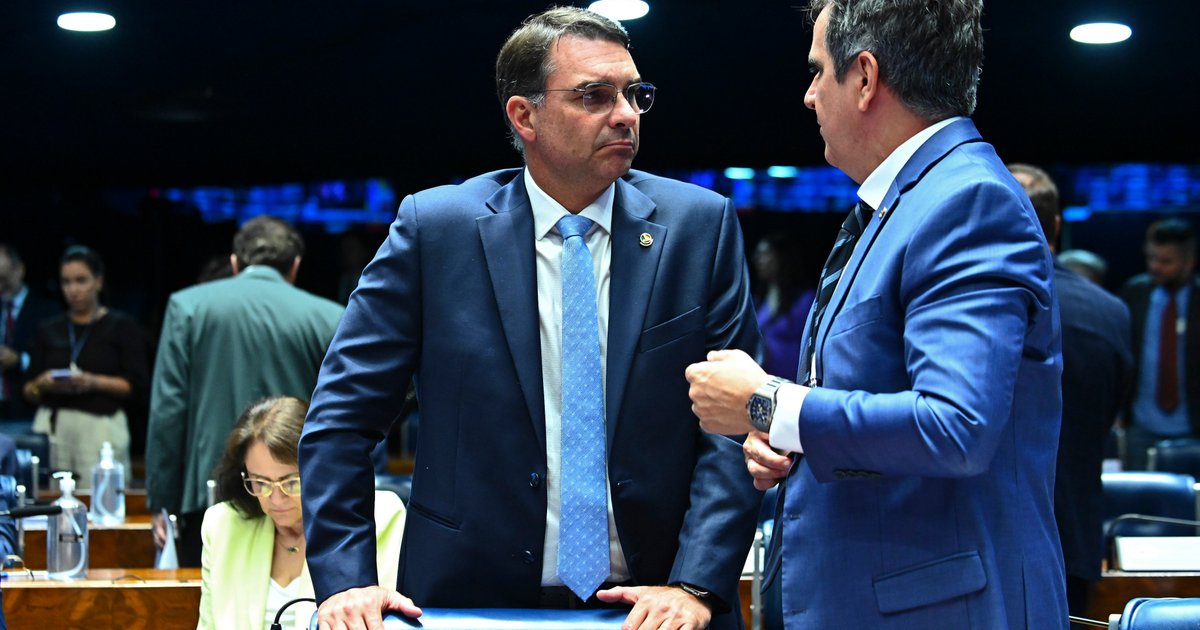 Aliados de Flávio Bolsonaro tentam reverter decisão do PP e costurar aliança com Republicanos