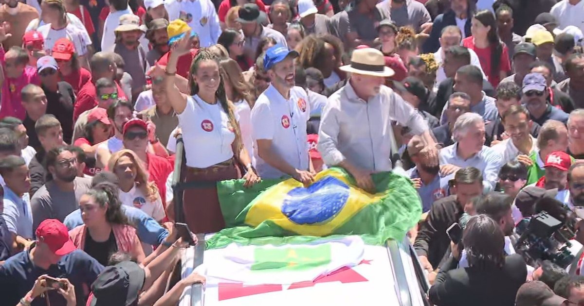 Leandro Grass e Lula caminham em Ceilândia para fortalecer PT no DF