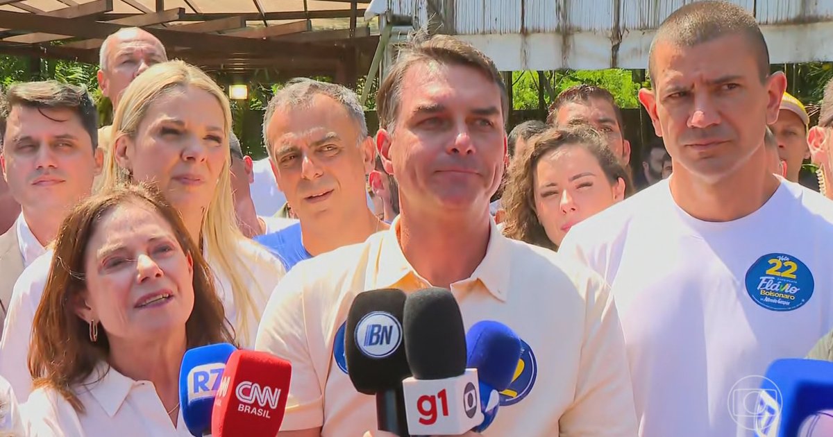 Flávio Bolsonaro reúne lideranças do PL no Rio e aliados prometem intensificar campanha