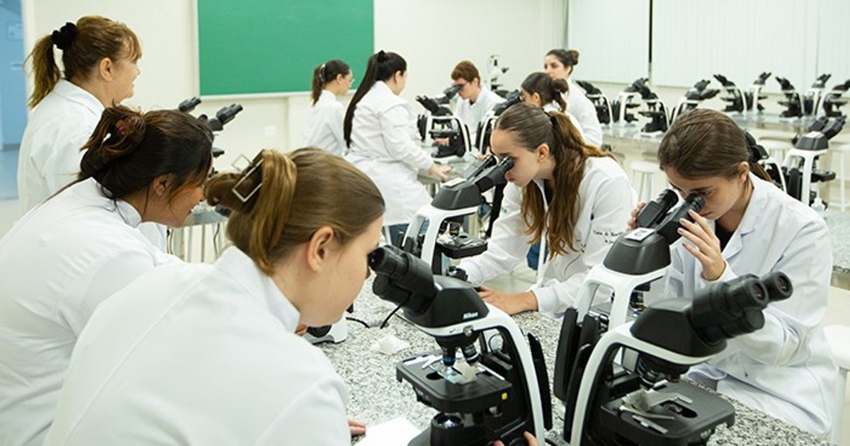 Alta demanda por profissionais de saúde impulsiona vagas em hospitais e clínicas de Goiânia