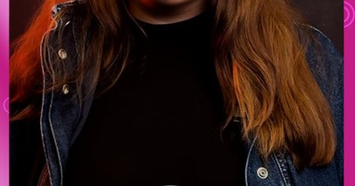 Bella Campos surge ruiva e de vermelho Bottega Veneta em Paris