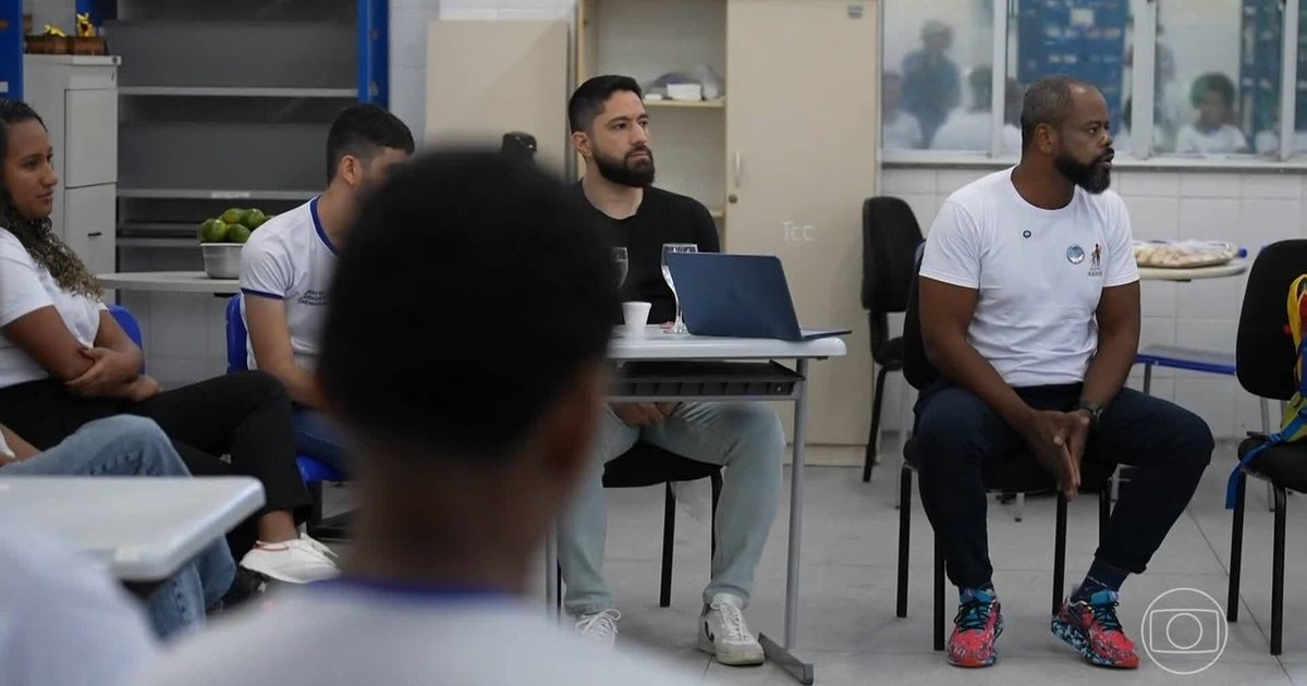 Lei obriga escolas de Goiás a combater machismo no currículo; projetos focam meninos para prevenir violência