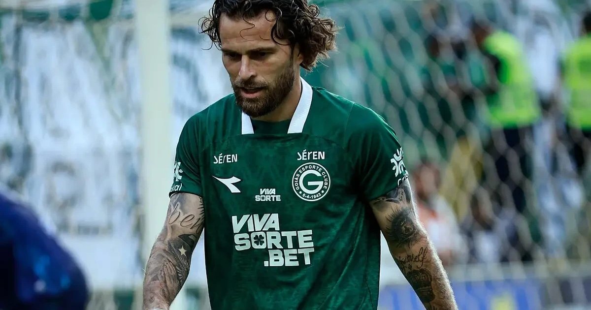 Gustavo pega pênalti de Lucas Lima e Goiás empata com América-MG