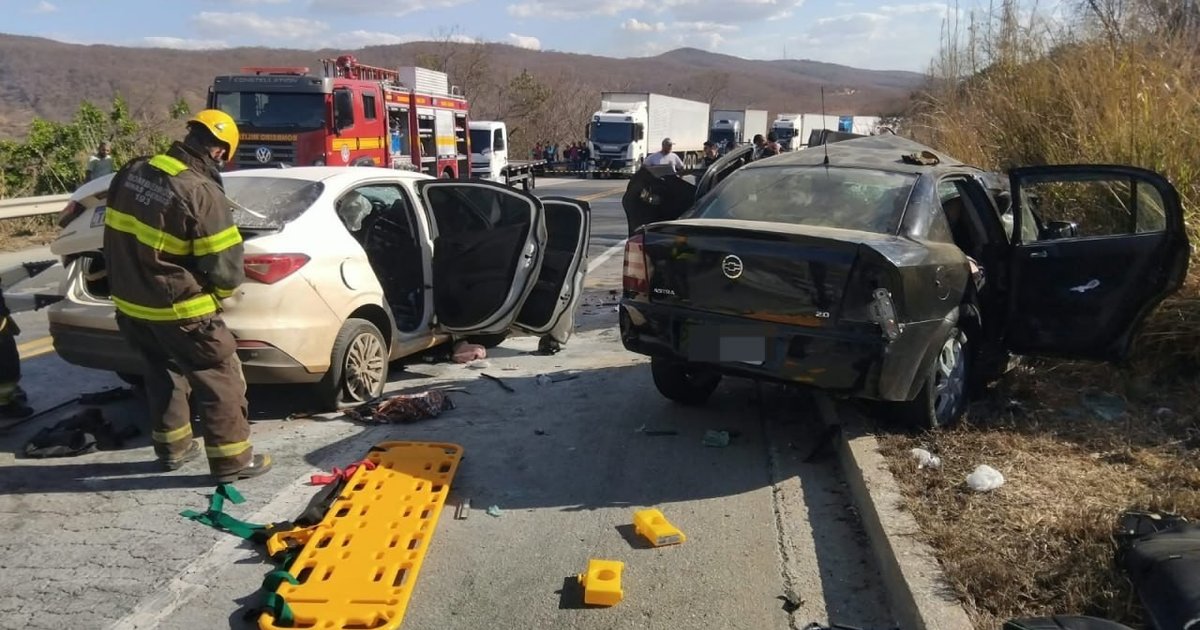 Sete morrem em acidente na BR-251; motorista fugia da PRF e transportava 137 kg de maconha