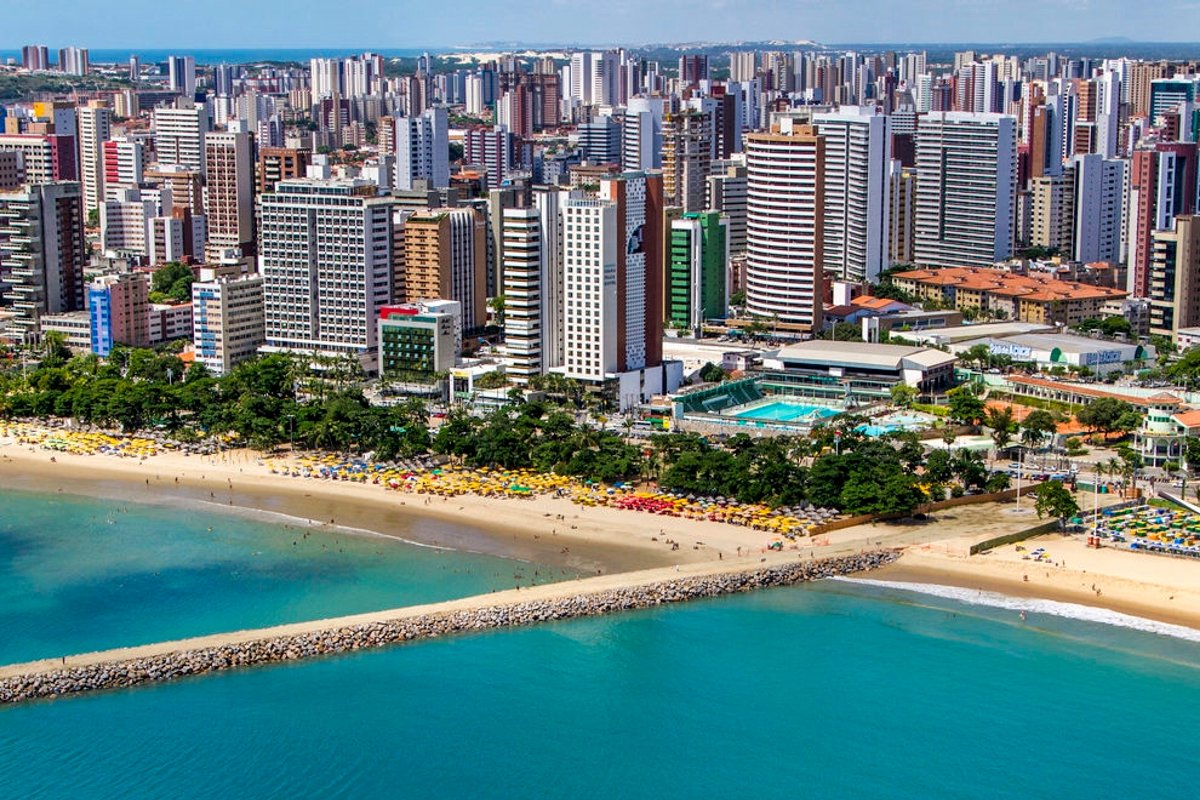 Mato alto em canteiros preocupa