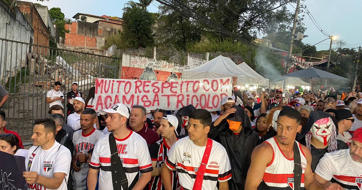 América treina sob protesto da torcida antes de duelo contra o Goiás