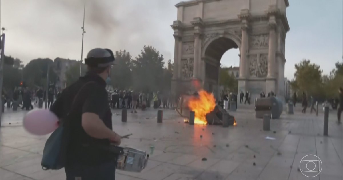 Protestos na Europa terminam em confrontos; França prende mais de mil pessoas