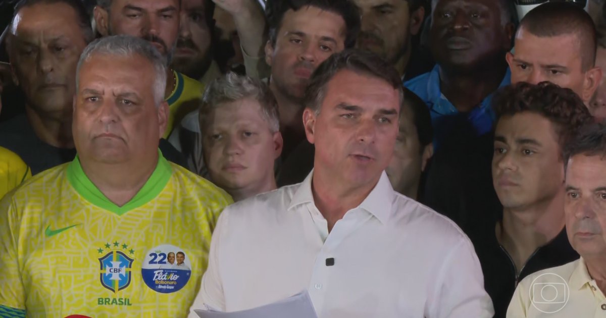 Flávio Bolsonaro questiona resultado das urnas e PL reconhece vitória de Lula horas depois