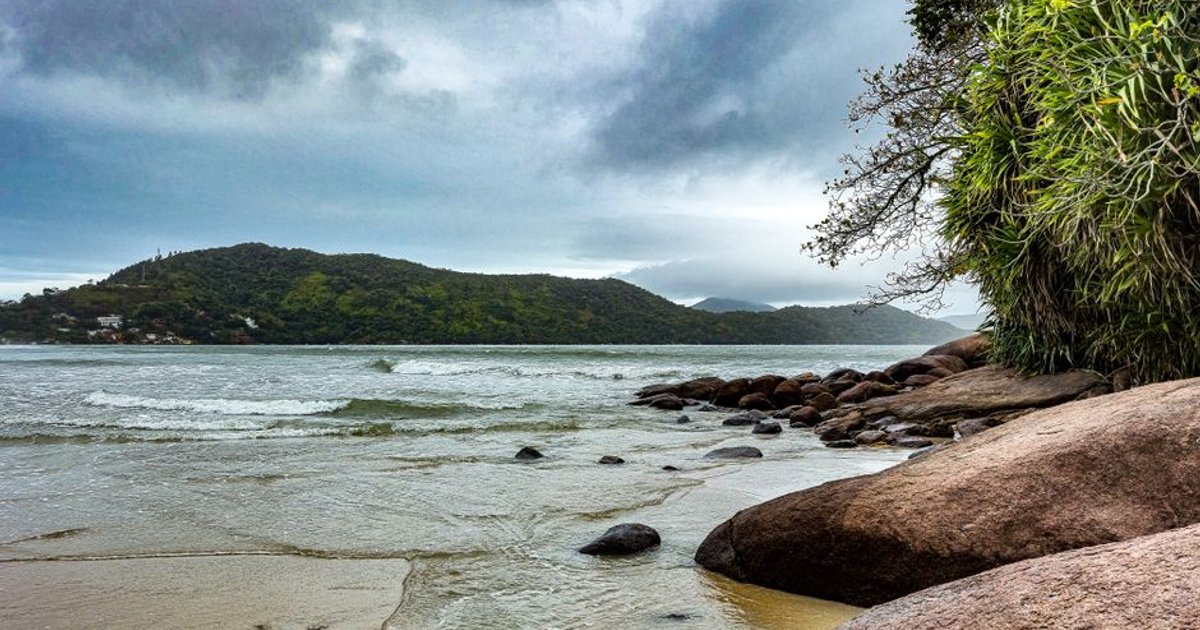 Encontro das águas no Rio Araguaia viraliza e destaca beleza natural de Goiás