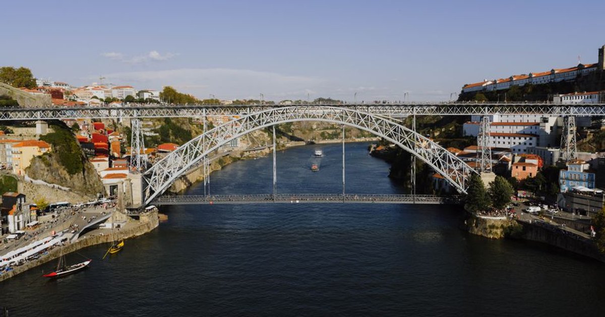 Vila Nova goleia Ponte Preta por 6 a 0 e assume melhor ataque da Série B
