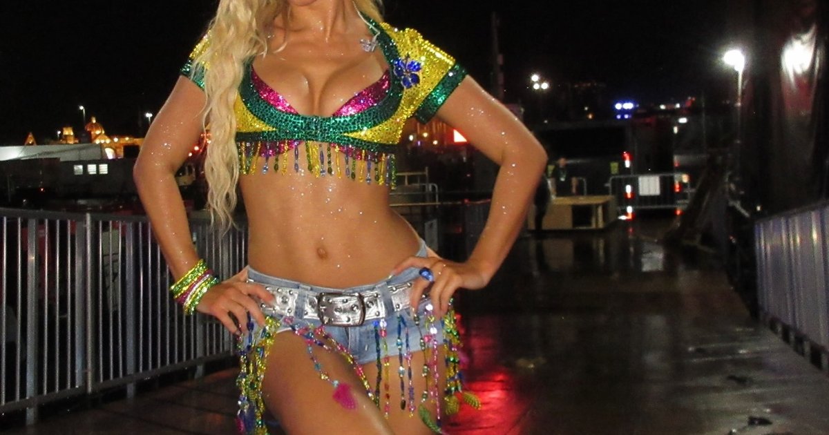 Influencer goiana Pricylla Pedrosa credita abdômen definido à genética aos 45 anos