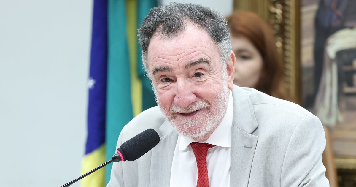 Lula avalia indicar Patrus Ananias como candidato do PT ao governo de Minas Gerais em 2026