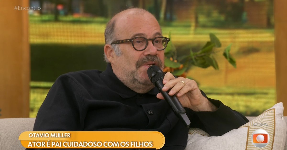 Otávio Müller fala de filhos e netos no Encontro e ganha homenagem do enteado Rômulo Arantes Neto