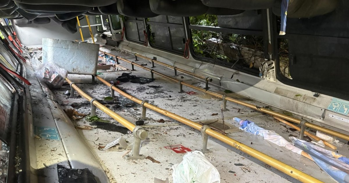 Micro-ônibus cai em ribanceira na BR-174 no Amazonas e deixa 17 feridos