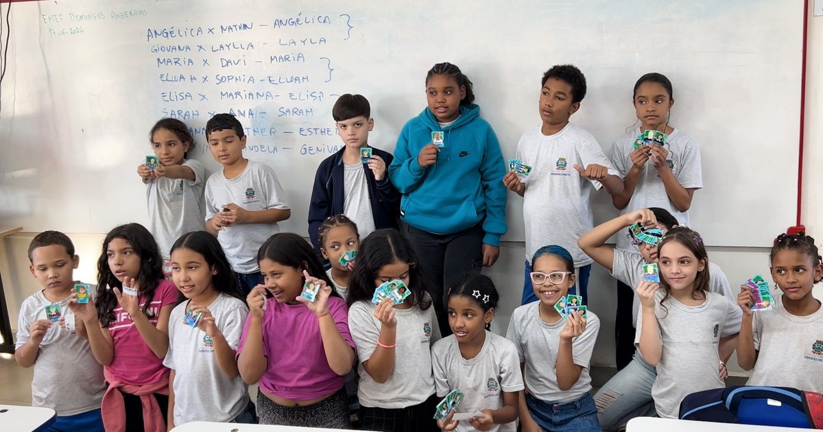 Alunos viram figurinhas da Copa: projeto de arte e tecnologia inspira Goiânia