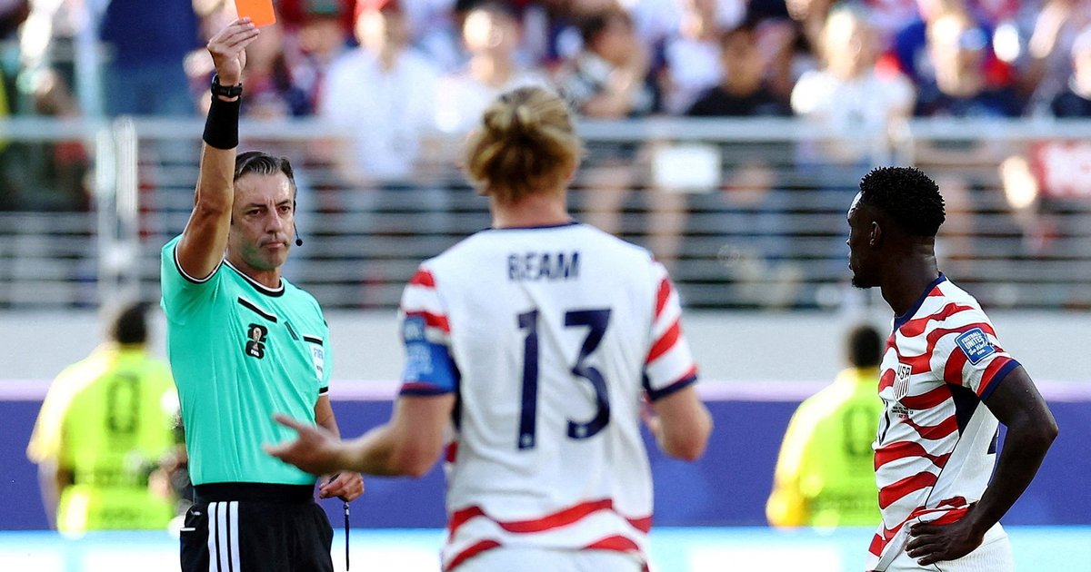 VAR, IA e sensores: tecnologia divide opiniões no futebol goiano