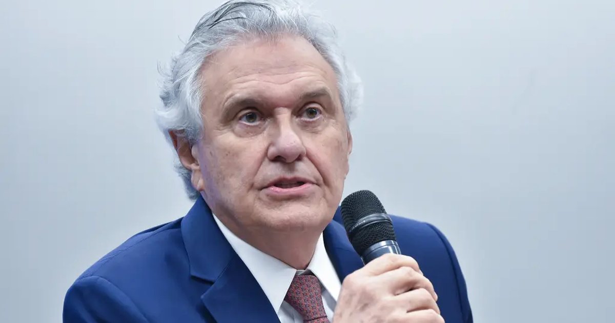 Caiado critica tarifaço dos EUA e ataca Lula e Bolsonaro