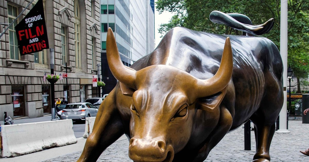 Wall Street sobe após Irã liberar passagem por Ormuz