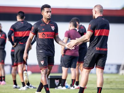 Atlético-GO define escalação com retorno de Ewerthon para duelo contra América-MG
