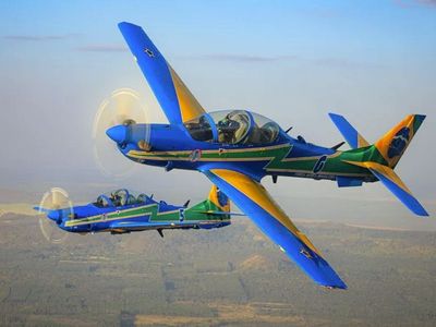 Super Tucano: o caça brasileiro que voa invertido a 600 km/h e equipa a Esquadrilha da Fumaça
