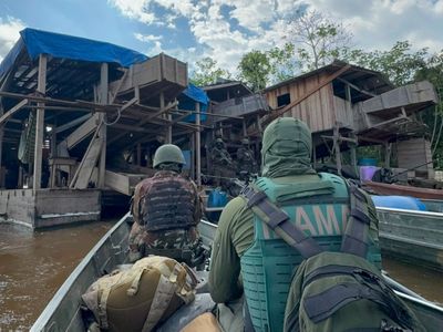 Operação Jaguaretê destrói seis dragas de mineração ilegal no Rio Içá