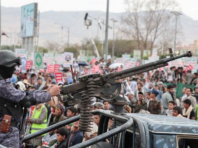 Arábia Saudita ataca porto de Hodeida no Iêmen após bombardeios houthis