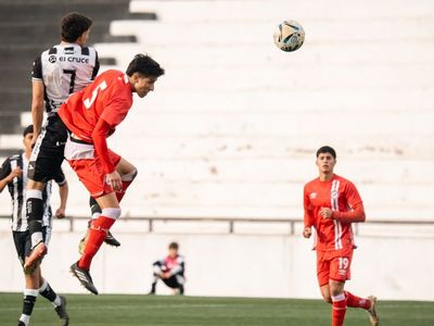 Vila Nova bate Atlético-GO por 2 a 0 no Accioly e segue no G-4 da Série B